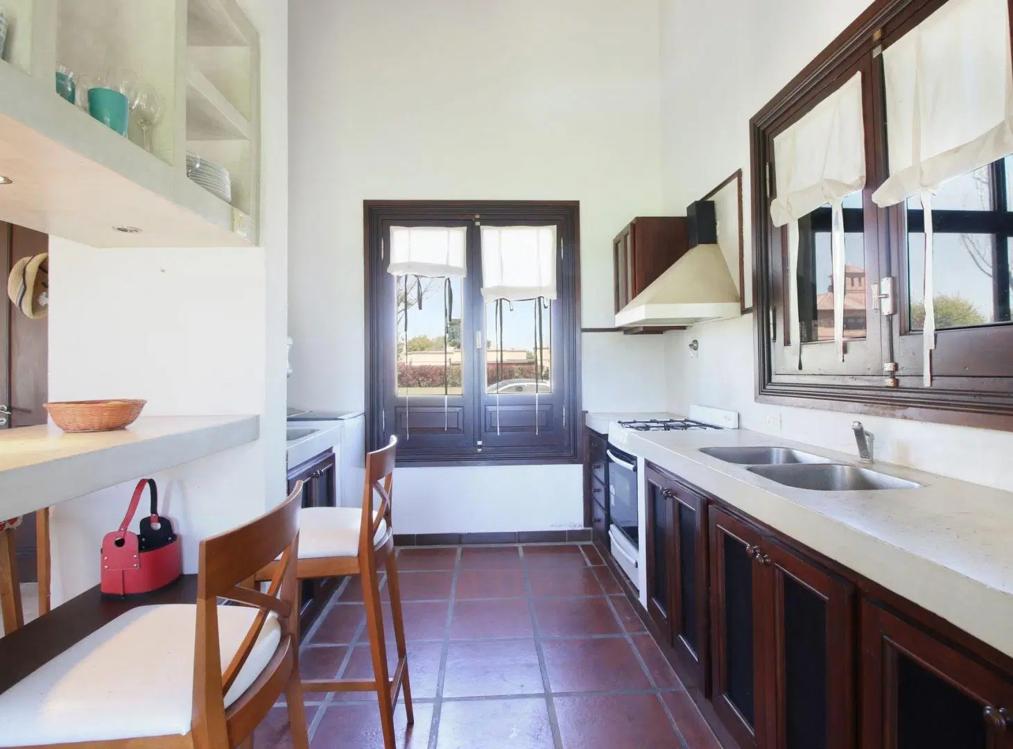 VENTA CASA C/PISCINA Bo.Cerrado ARROYO DULCE LUJAN 4