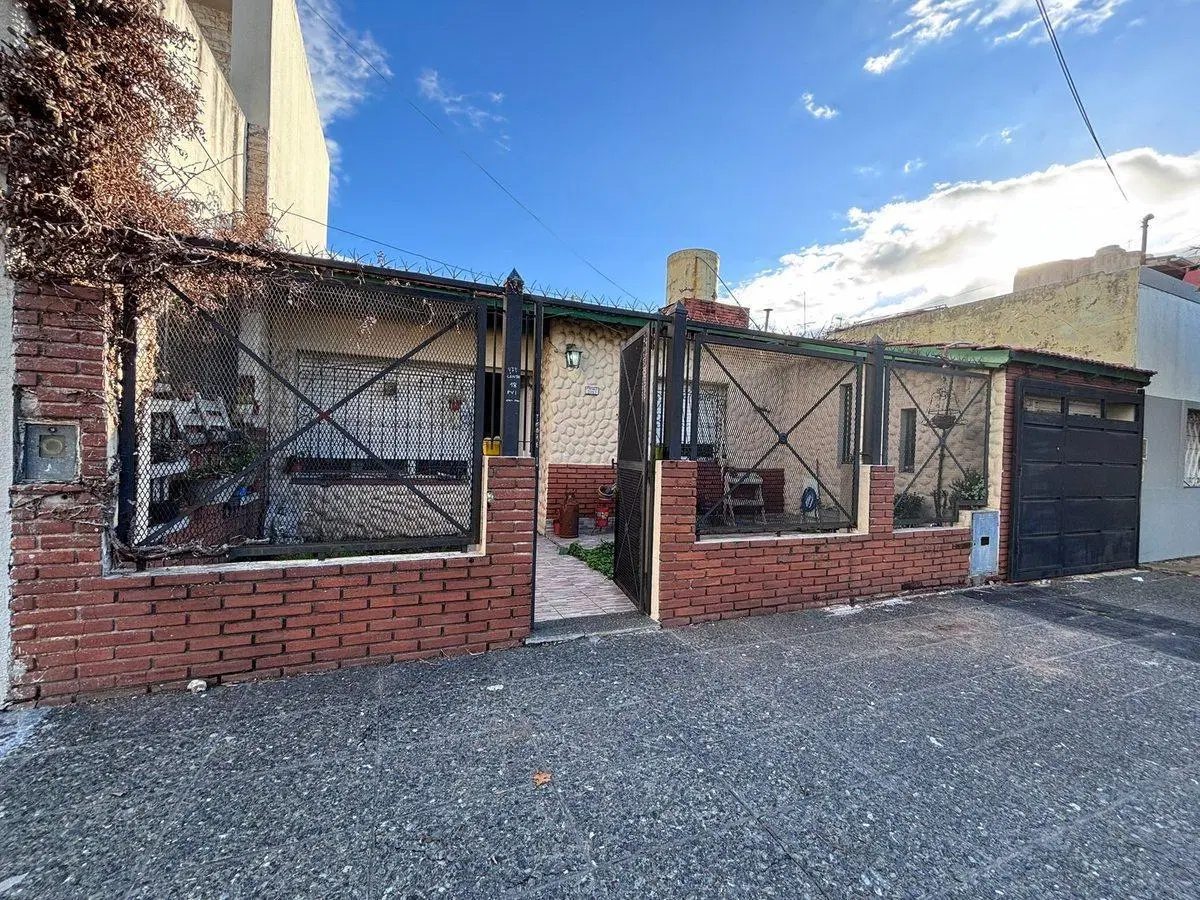 VENTA CASA 4 AMBIENTES LOMAS DEL MIRADOR 4