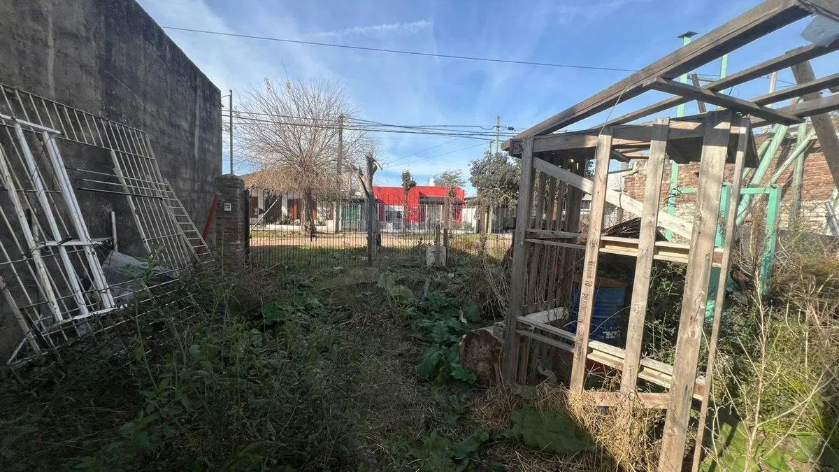 VENTA CASA A RECICLAR - GRAL. RODRIGUEZ 2