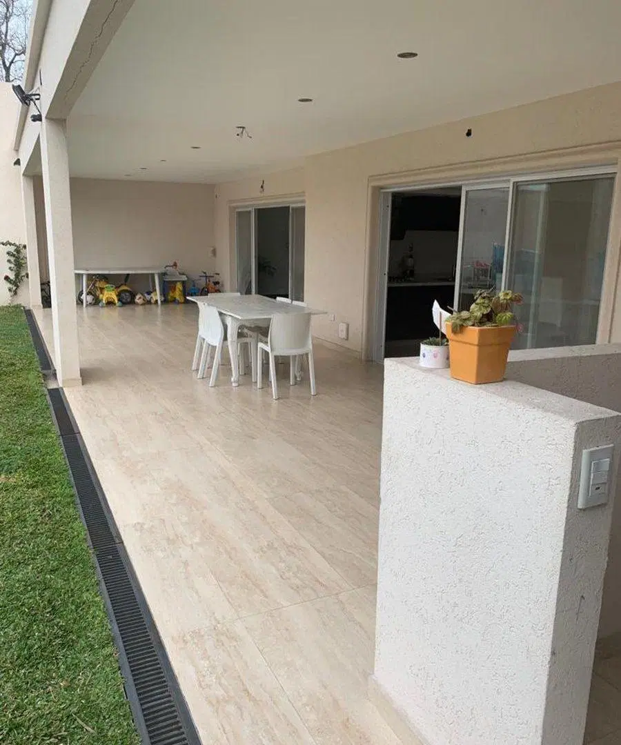 VENTA CASA 6 AMB. C/ PILETA -APTO CREDITO- C EVITA 5