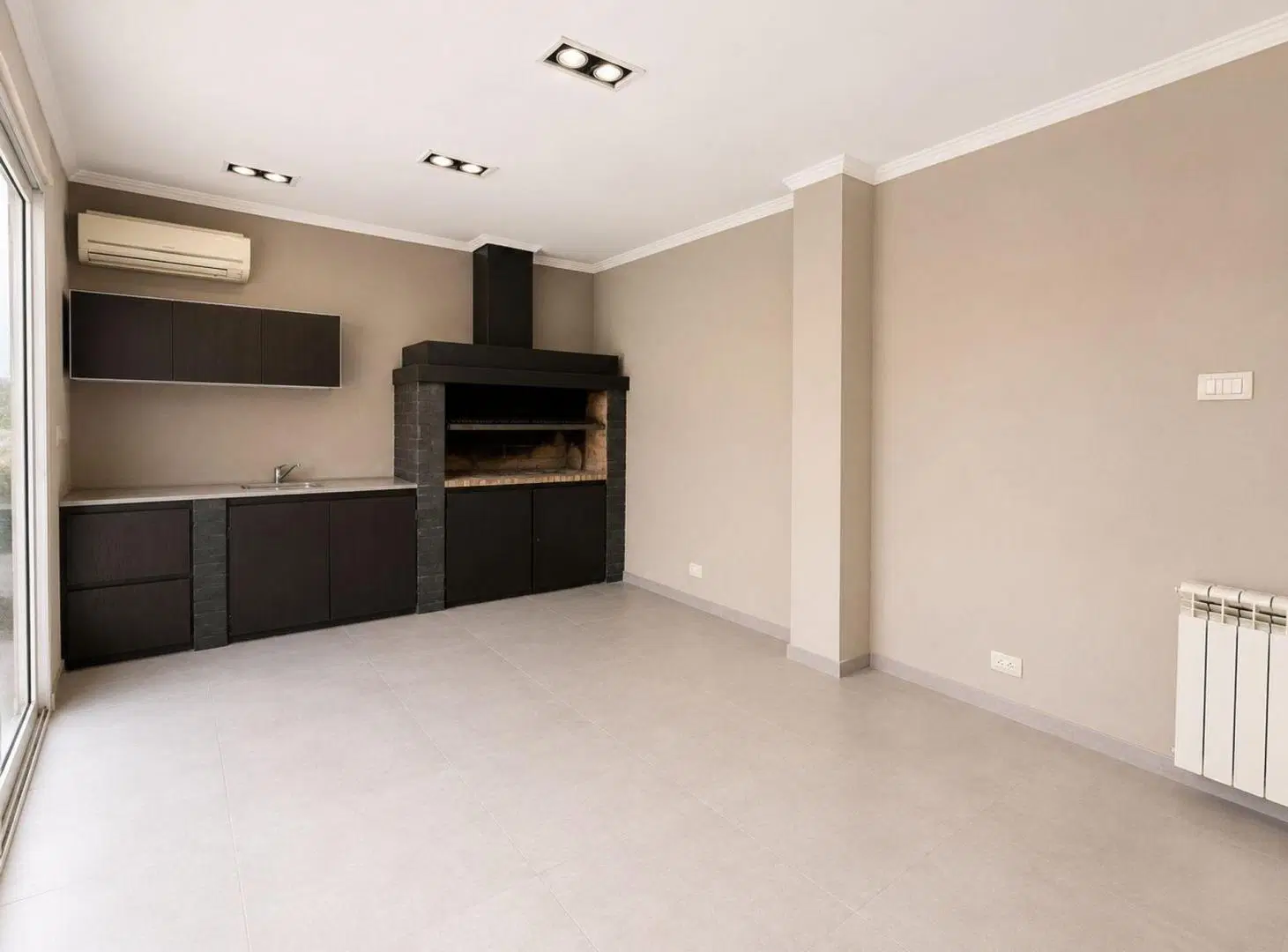 VENTA CASA 6 AMB. COCHERA QUINCHO PILETA R. MEJÍA 8