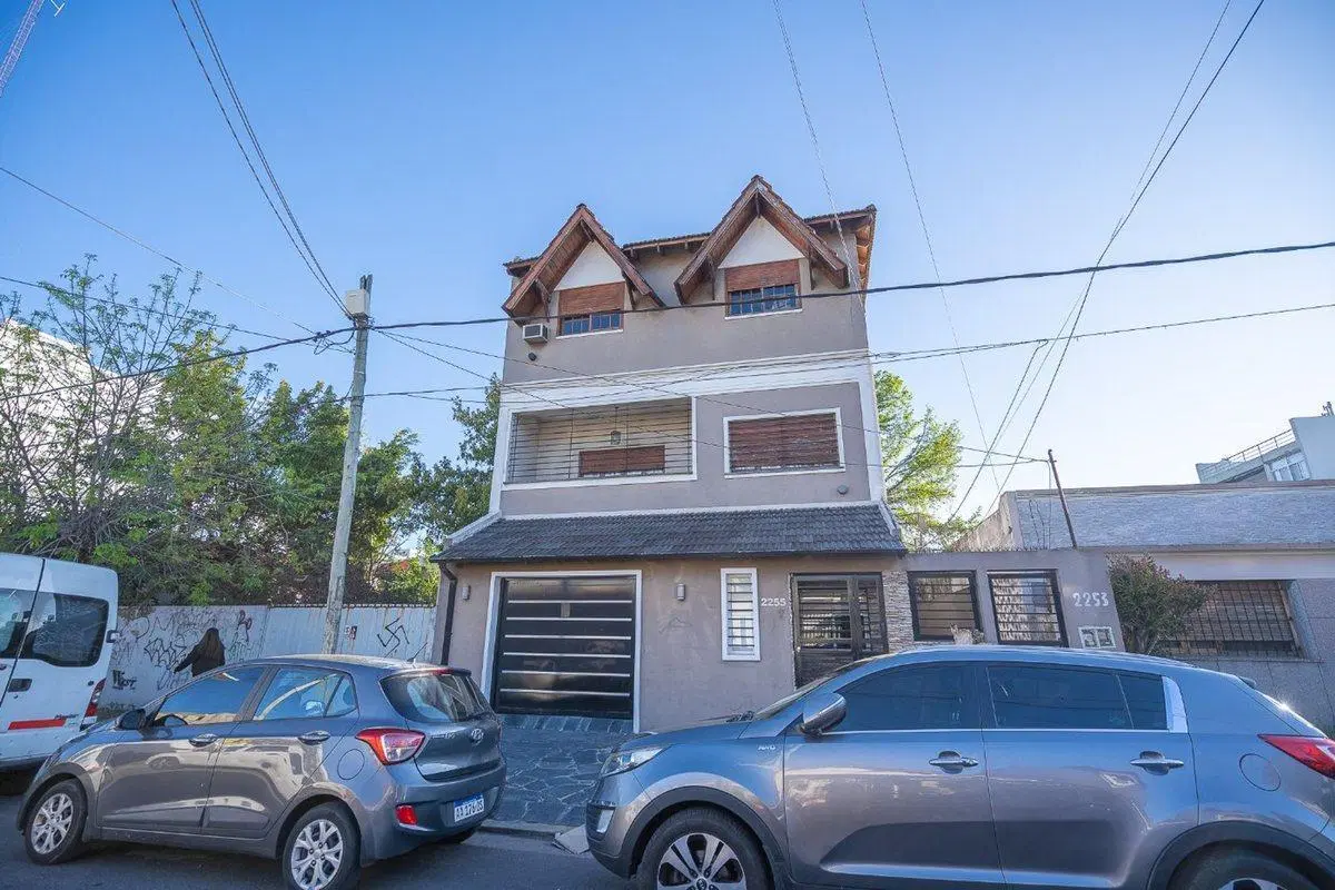 TRIPLEX EN TRES NIVELES - RAMOS MEJIA 3