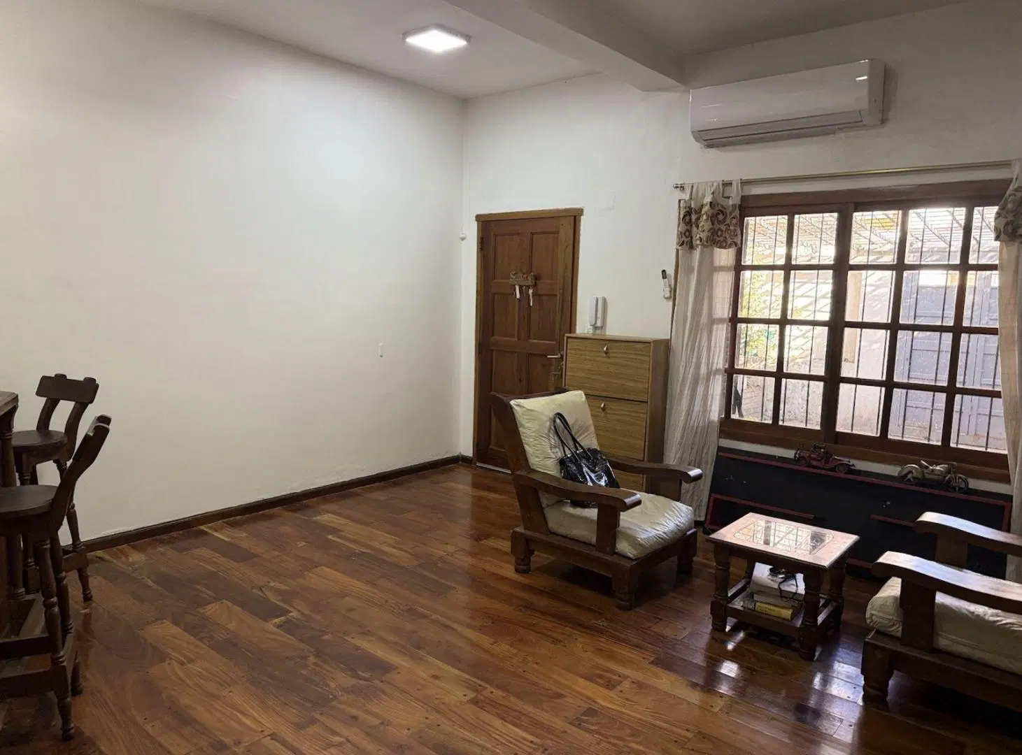 VENTA CASA 5 AMBIENTES PARQUE AVELLANEDA COCHERAS 5