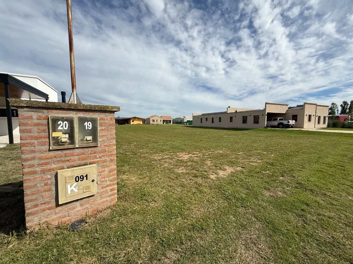 VENTA LOTE 1055,34 BARRIO LOS JUNCOS LUJÁN 2
