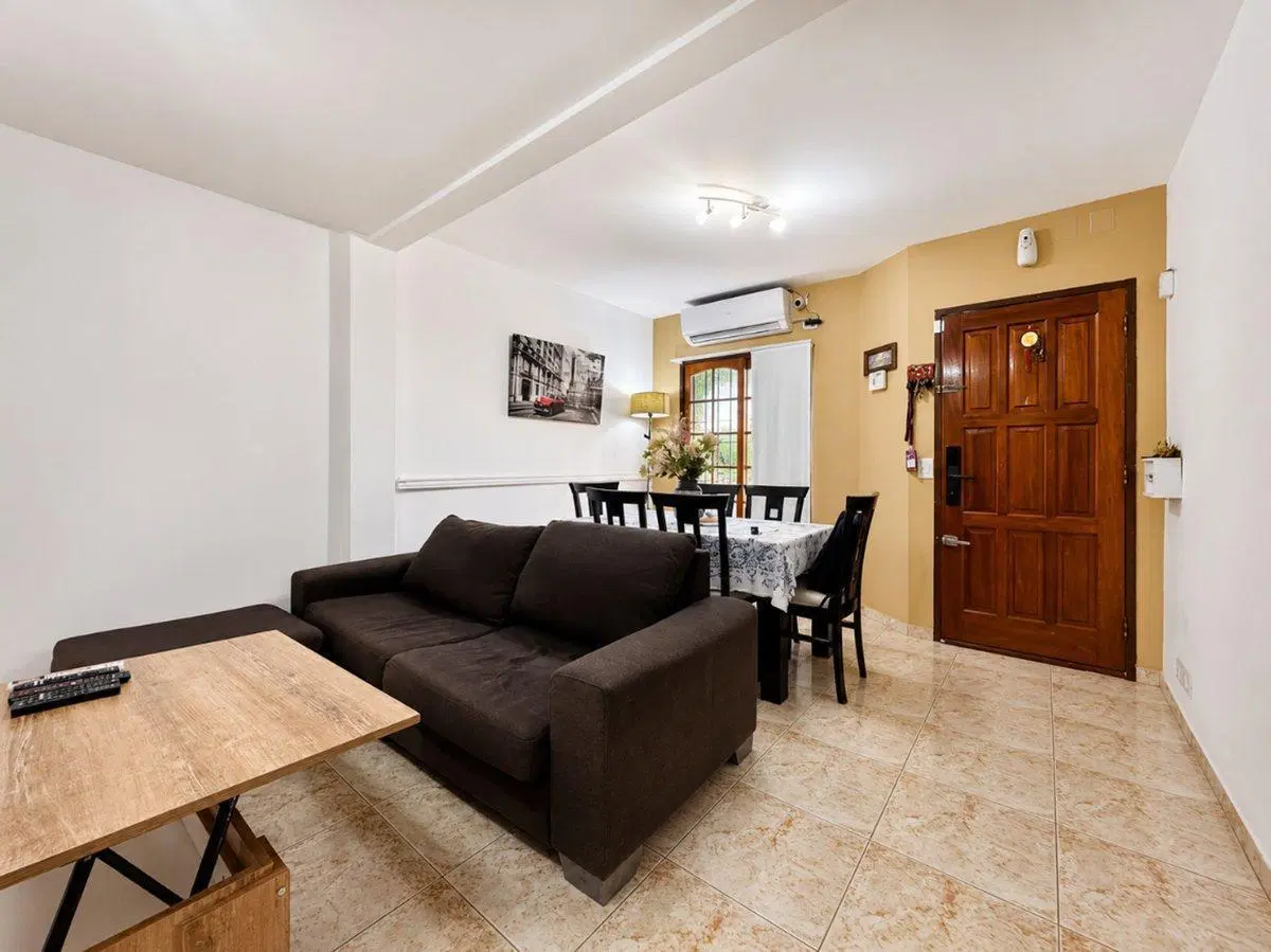 TRIPLEX VENTA RAMOS MEJIA 4 AMB COCHERA Y PATIO 5