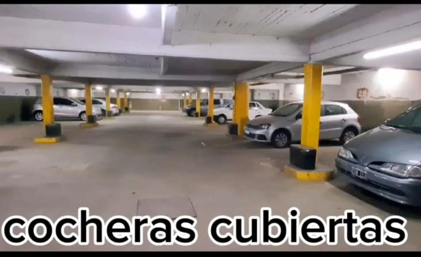 Venta cochera Cubierta Hurlingham Barrio cartero 4
