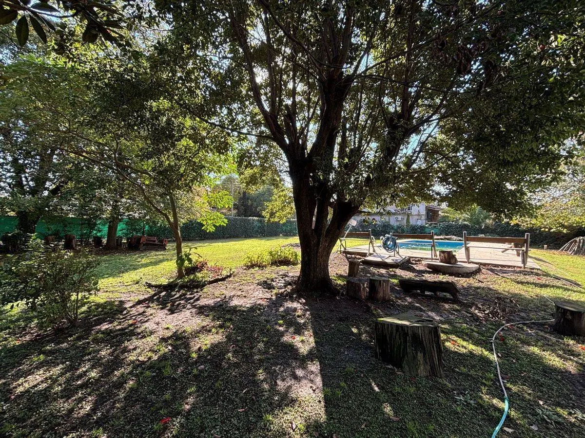 VENTA LOTE CON MEJORAS  MORENO 5