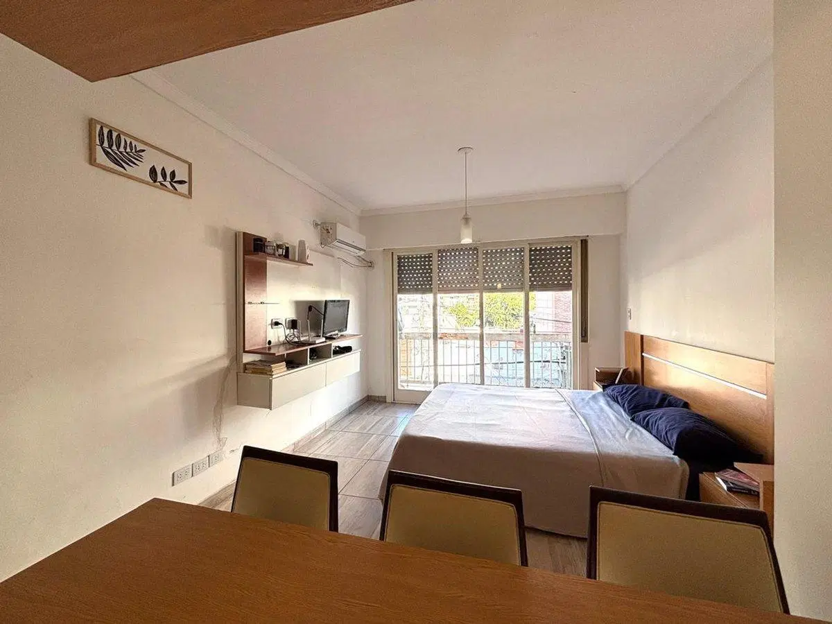 VENTA MONOAMBIENTE CASTELAR NORTE REFACCIONADO 2