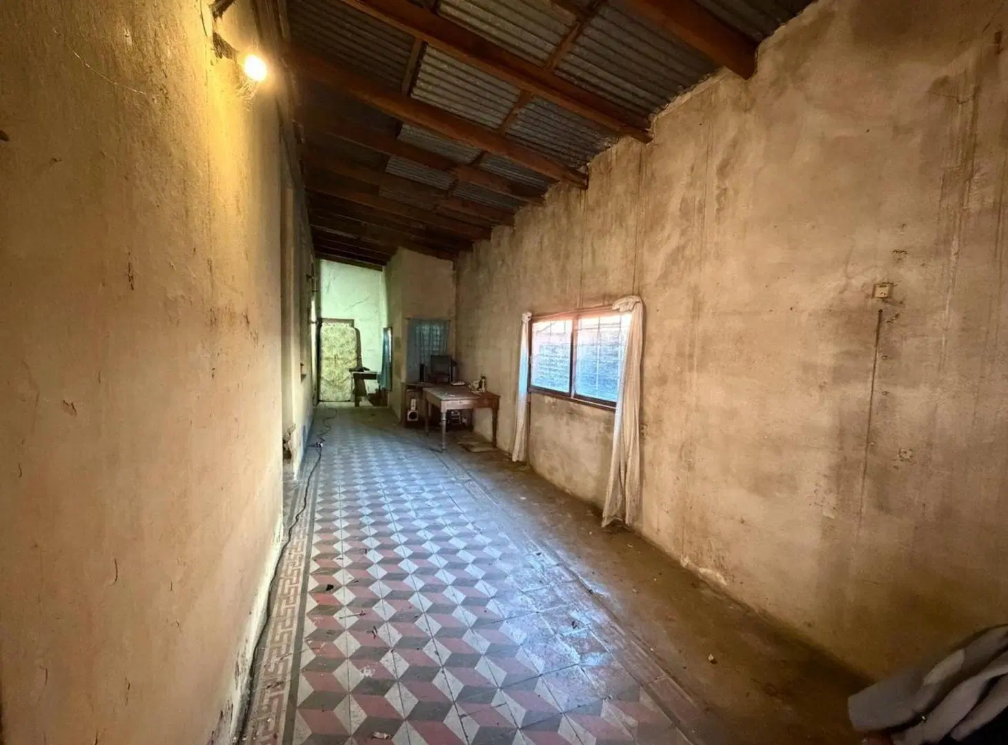 VENTA CASA A REFACCIONAR CON TERRENO 375 LIBERTAD 4