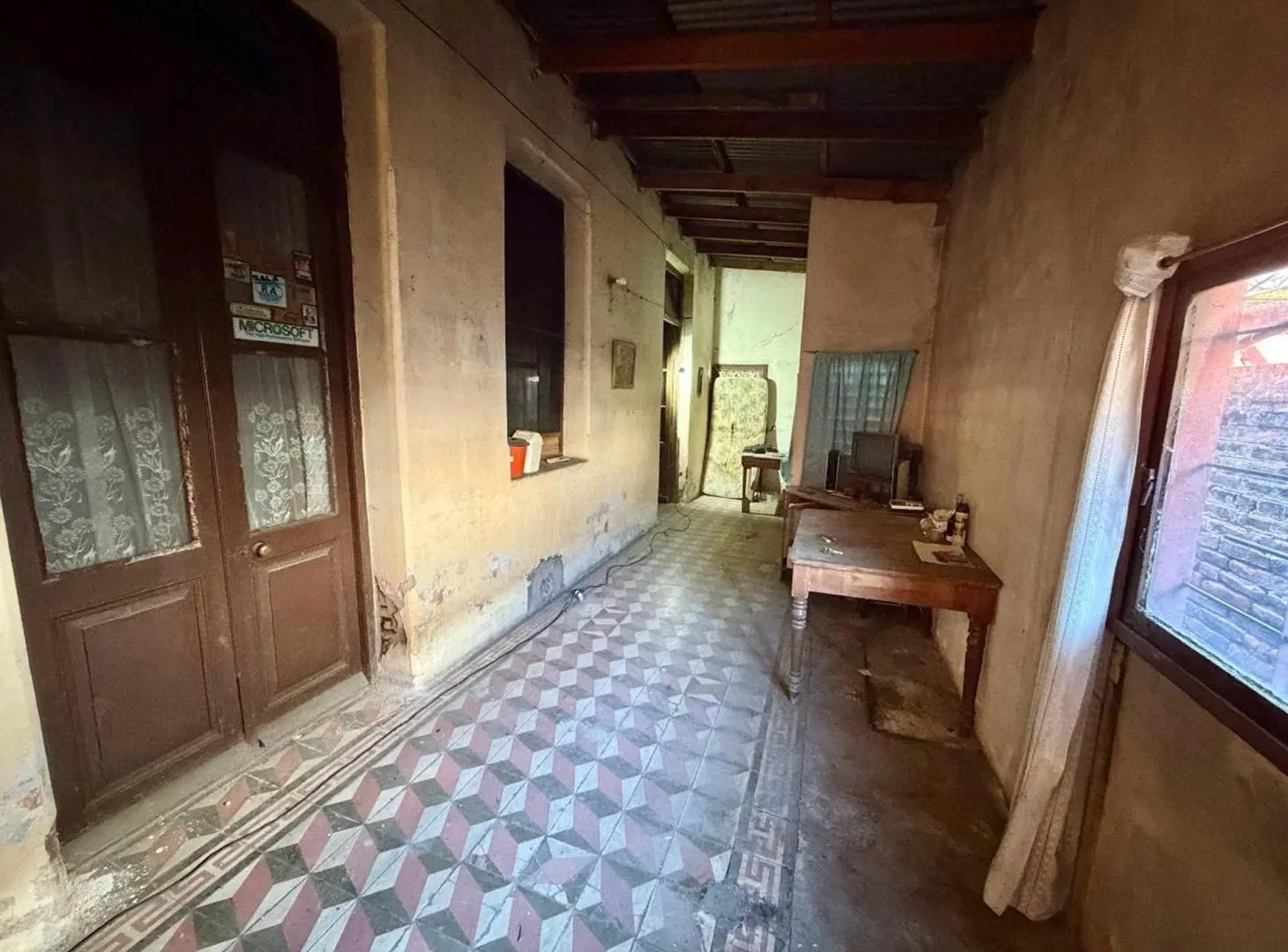 VENTA CASA A REFACCIONAR CON TERRENO 375 LIBERTAD 2