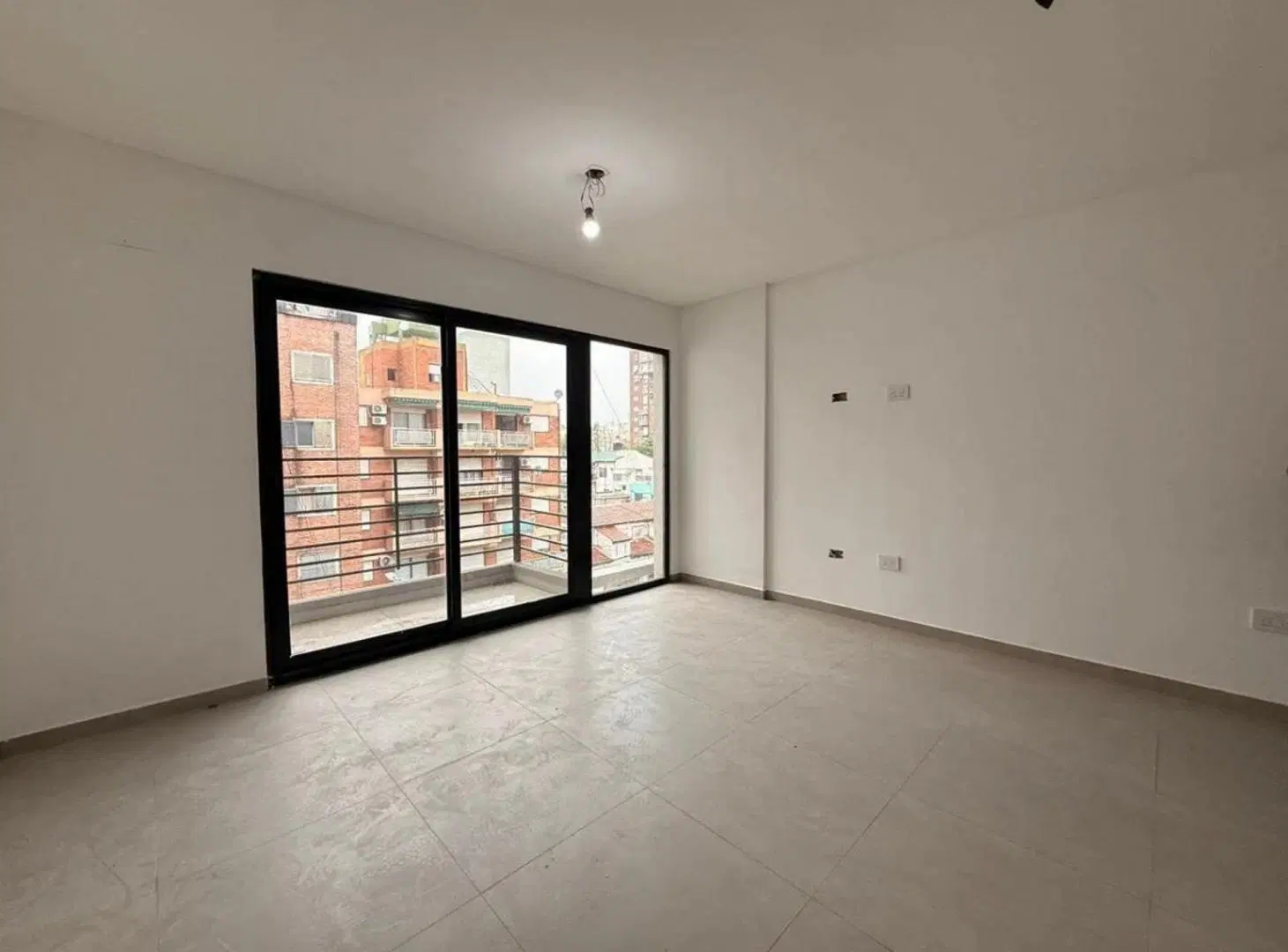 VENTA DEPTO MONOAMB MORON BALCÓN A ESTRENAR 5