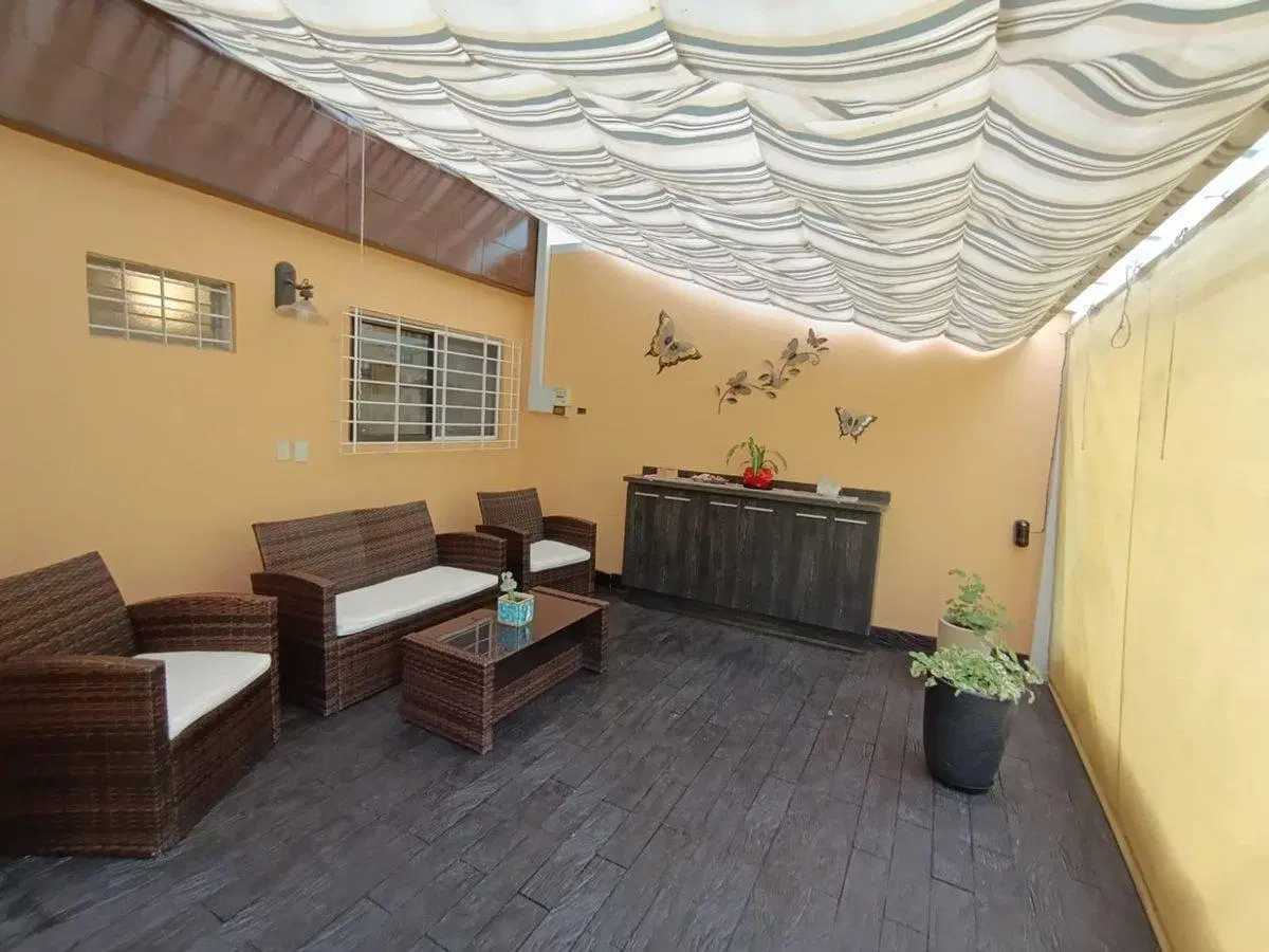 VENTA CASA 3 AMB C/ QUINCHO Y PARQUE ITUZAINGO NOR 4