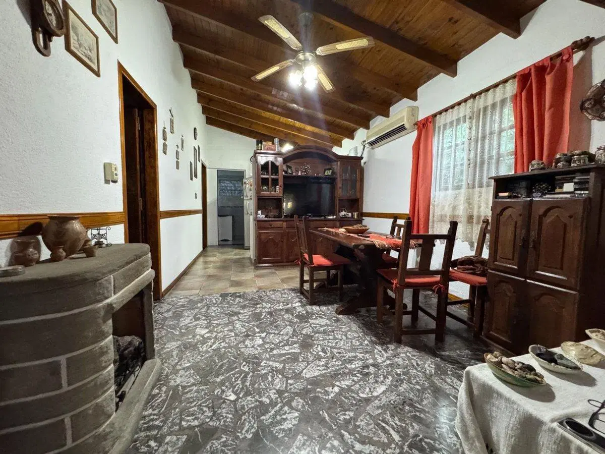 VENTA CASA 3 AMB Y DPTO 2 AMB LUZURIAGA COCHERA 5