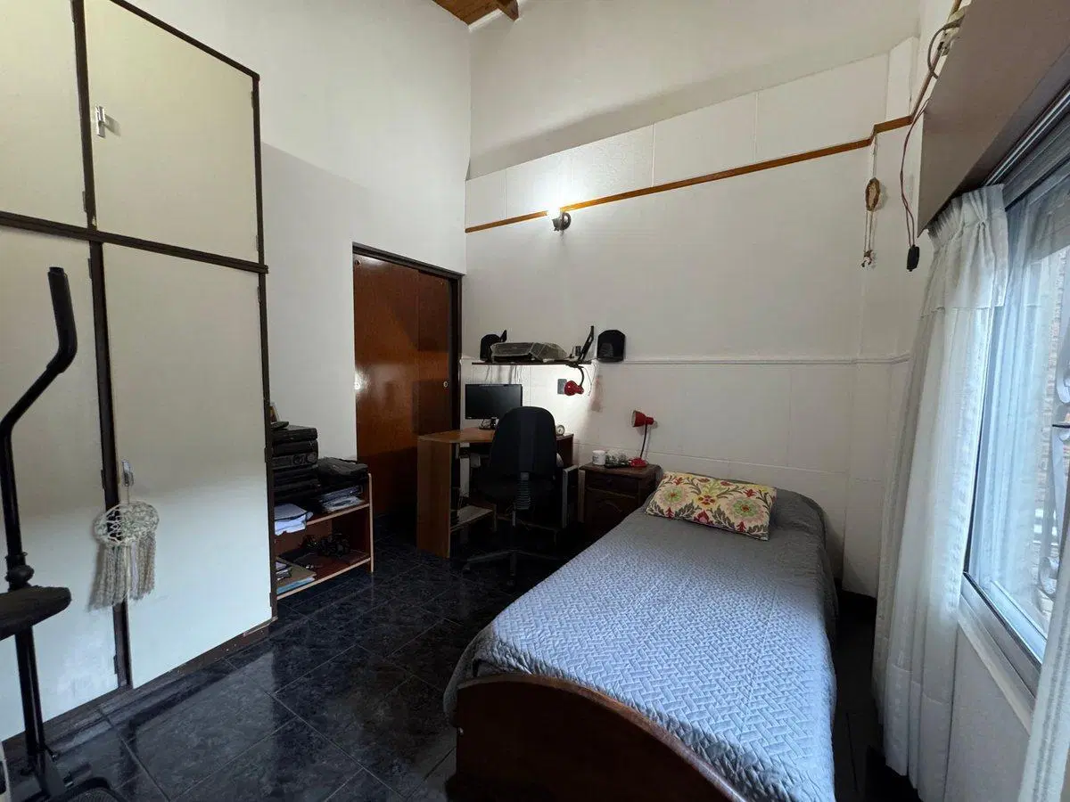 VENTA CASA 3 AMB Y DPTO 2 AMB LUZURIAGA COCHERA 4
