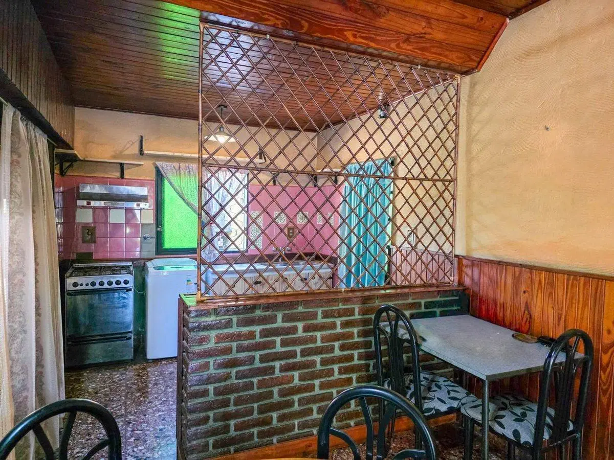 VENTA CASA 3 AMBIENTES COCHERA JARDIN LOMA HERMOSA 5