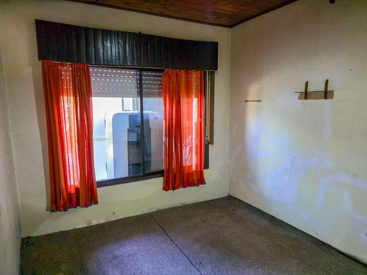 VENTA CASA 3 AMBIENTES COCHERA JARDIN LOMA HERMOSA 8