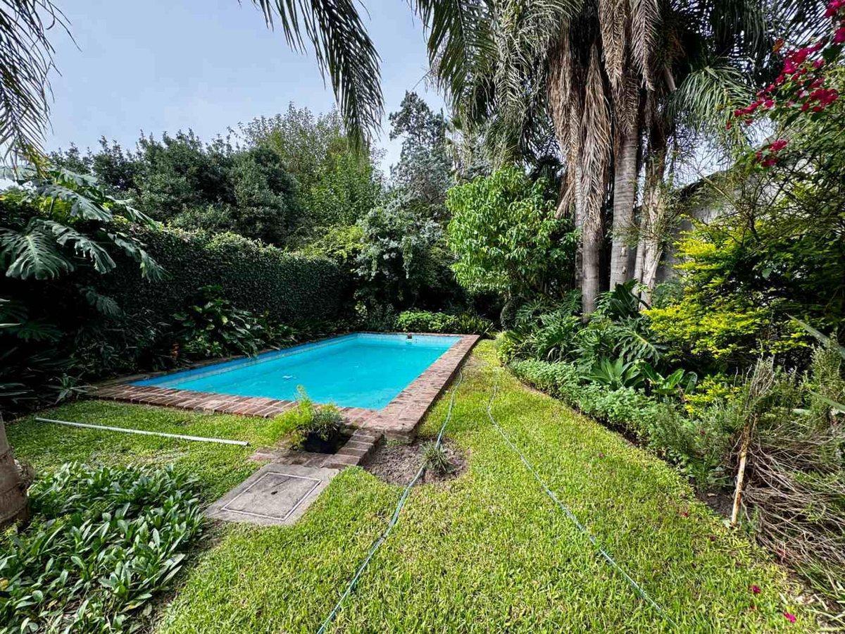 Foto de Venta Casa en Parque Ayerza Piscina, imagen 3