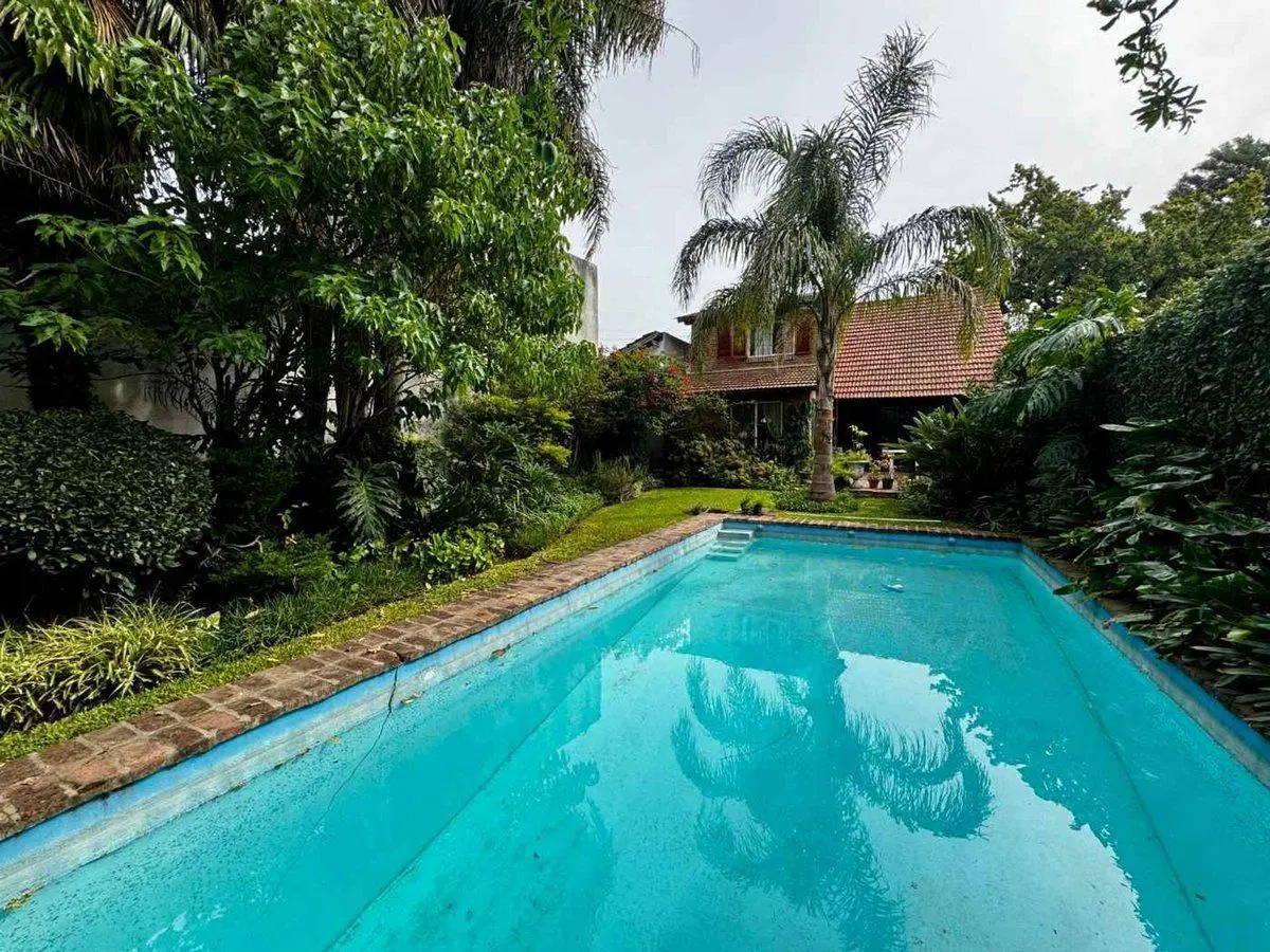 Venta Casa en Parque Ayerza Piscina 5