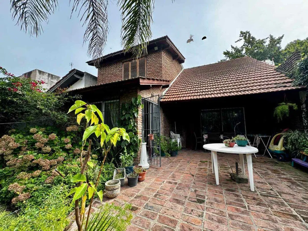 Venta Casa en Parque Ayerza Piscina 4