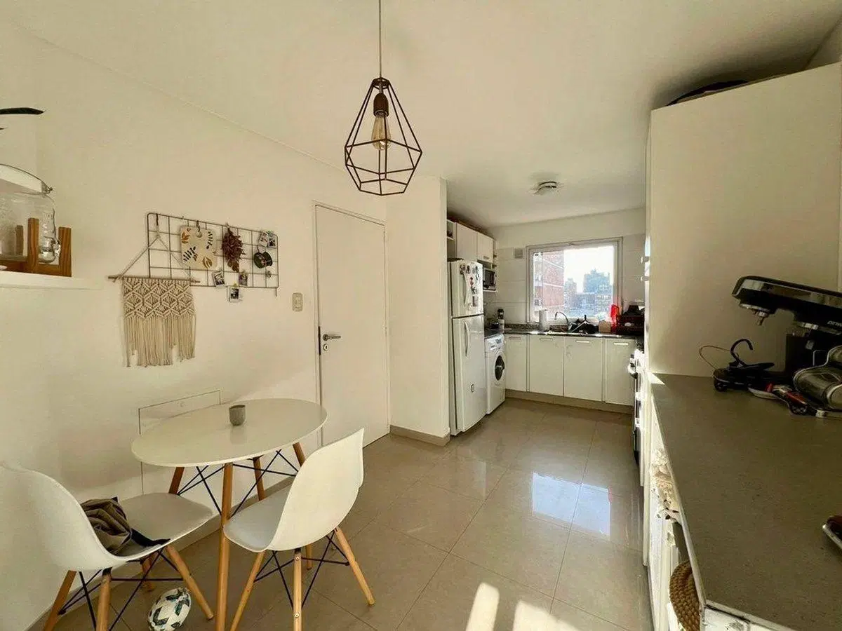 VENTA DEPTO 4 AMB C/2 COCHERAS -  CASTELAR 5