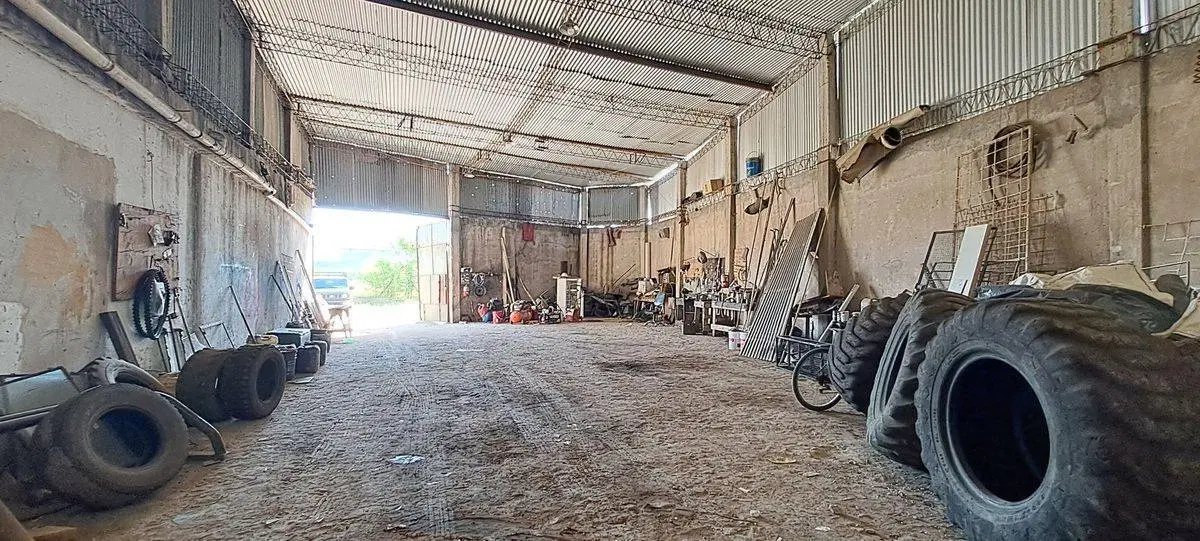 Venta/permuta depósito en zona industrial - Merlo. 3