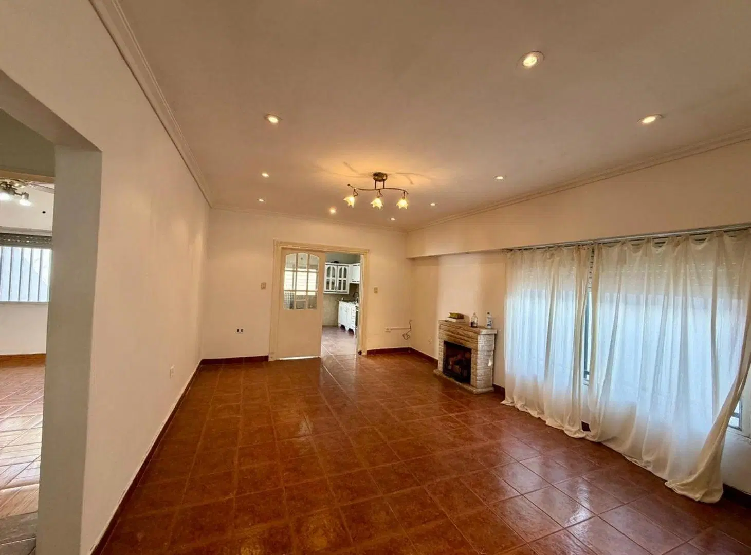 VENTA CASA 3 AMBIENTES CASTELAR SUR 3