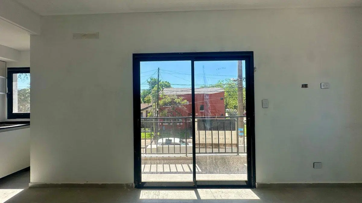 VENTA DEPTO 2 AMB C/TERRAZA Y COCHERA- ITUZAINGÓ 3