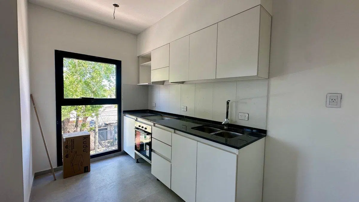 VENTA DEPTO 2 AMB C/TERRAZA Y COCHERA- ITUZAINGÓ 2