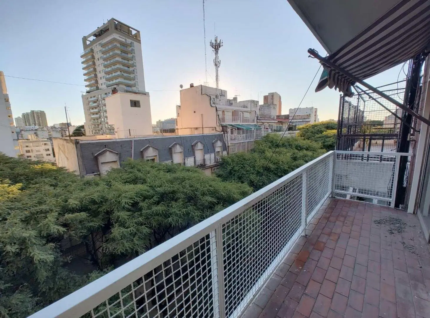 2 Ambientes c/ Balcón corrido - Vista Abierta 2