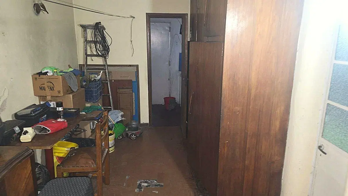 VENTA- CASA 3 AMB CON DEPTO 2AMB.- MORON 3