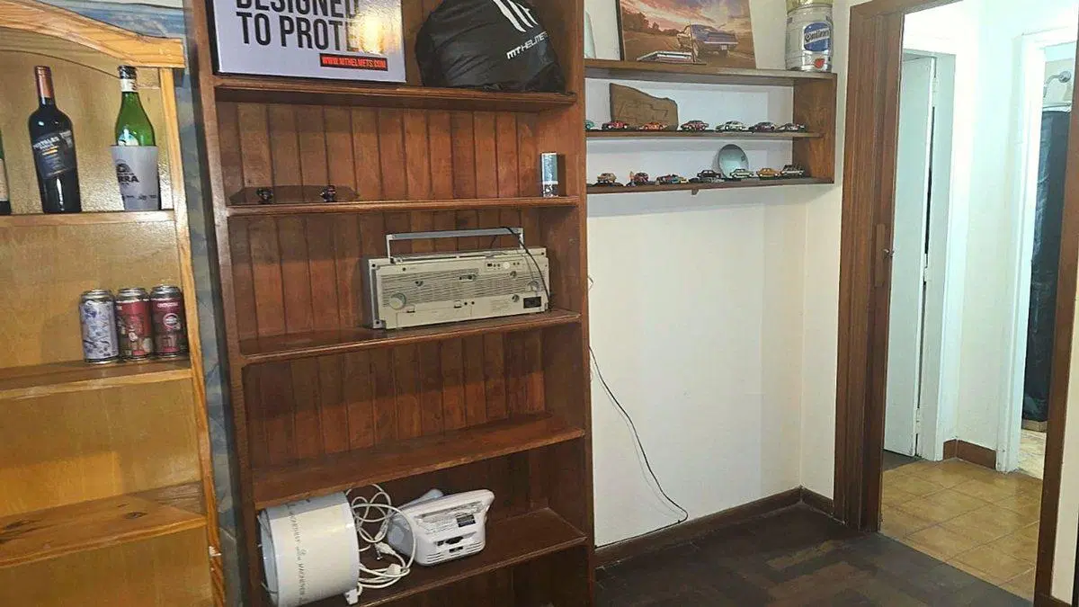 VENTA- CASA 3 AMB CON DEPTO 2AMB.- MORON 2