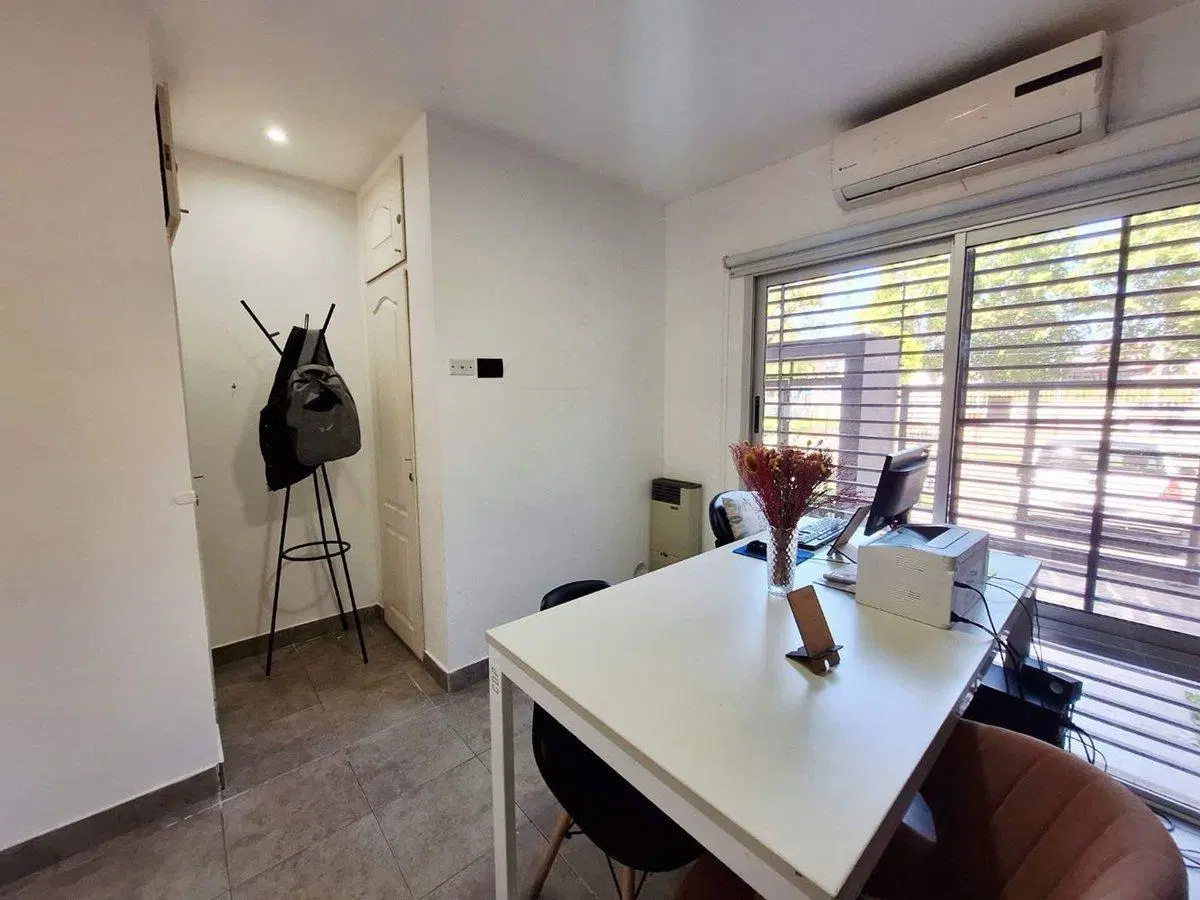 VENTA OFICINA LOCAL CON COCHERA FRENTE HAEDO NORTE 5