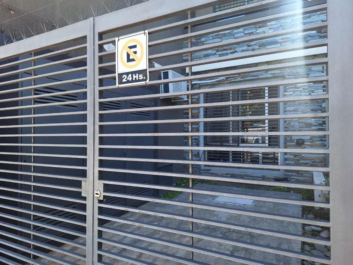 VENTA OFICINA LOCAL CON COCHERA FRENTE HAEDO NORTE 3