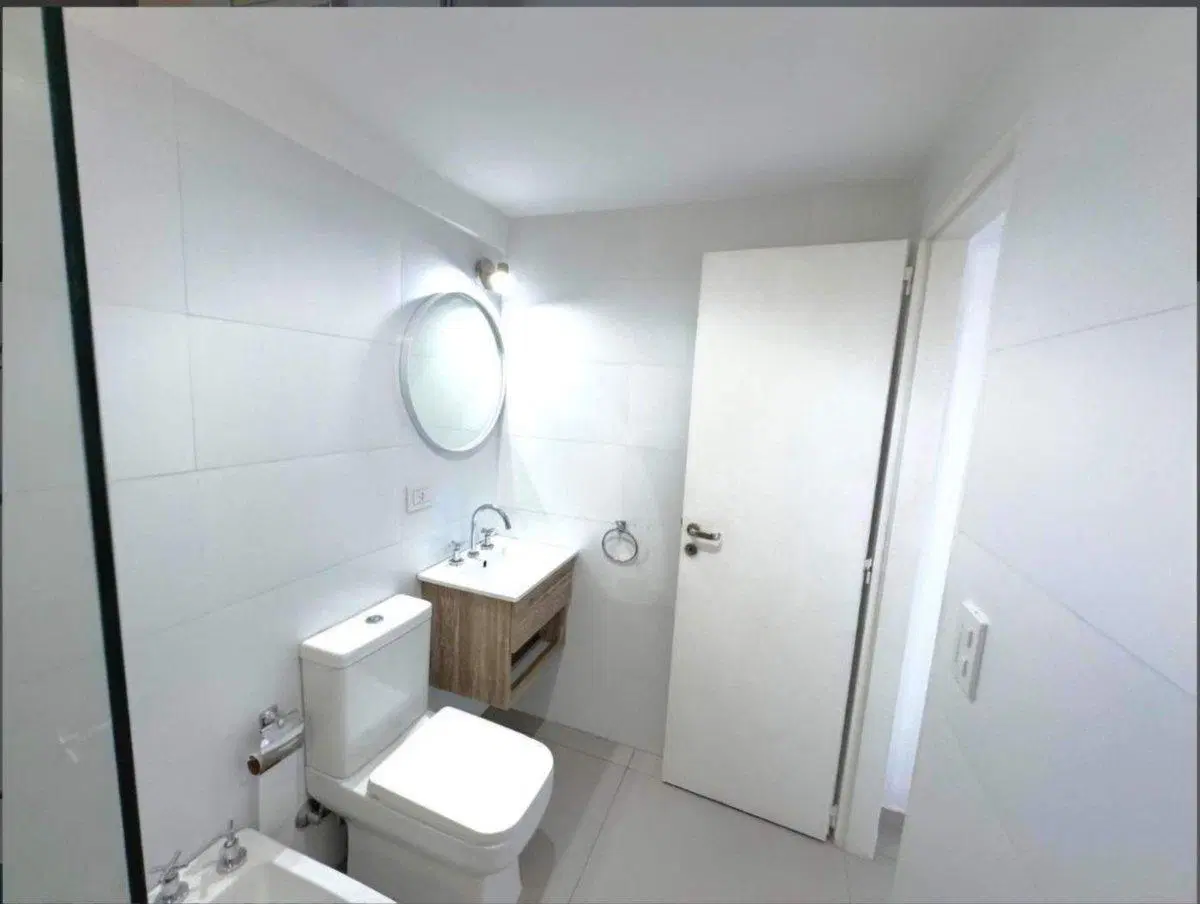 VENTA DEPARTAMENTO 2 AMBIENTES FRENTE MORON CENTRO 3