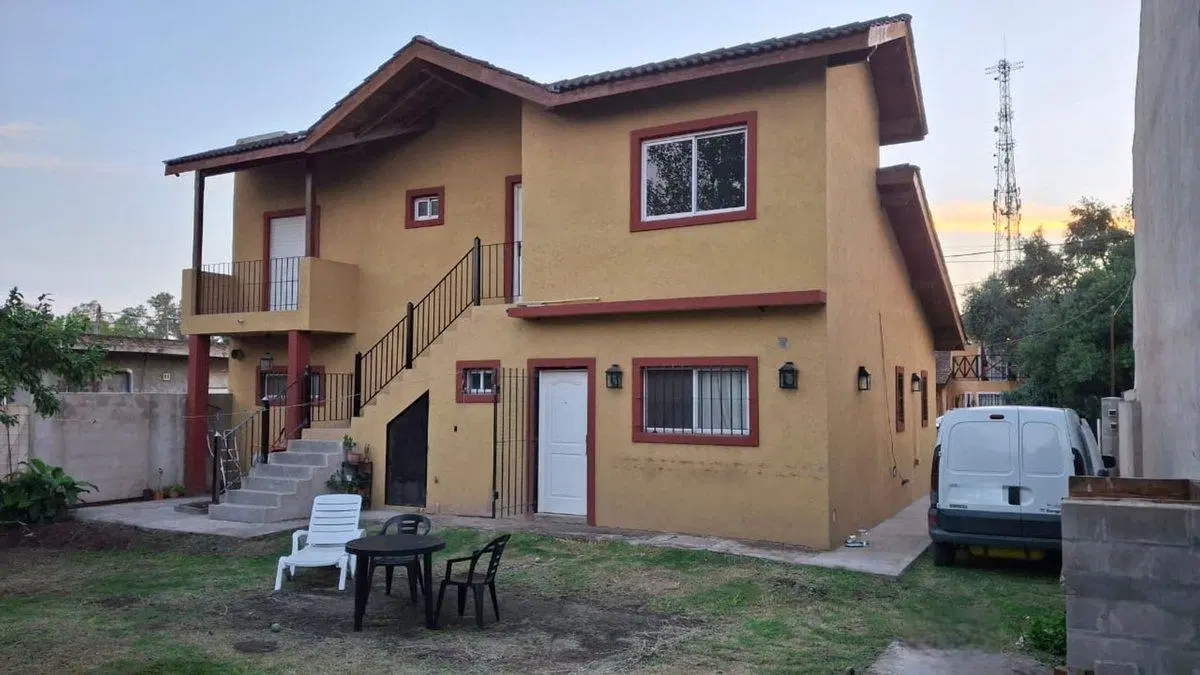 VENTA CASA 4 AMBIENTES LA CAUTIVA  PTE:DERQUI 5