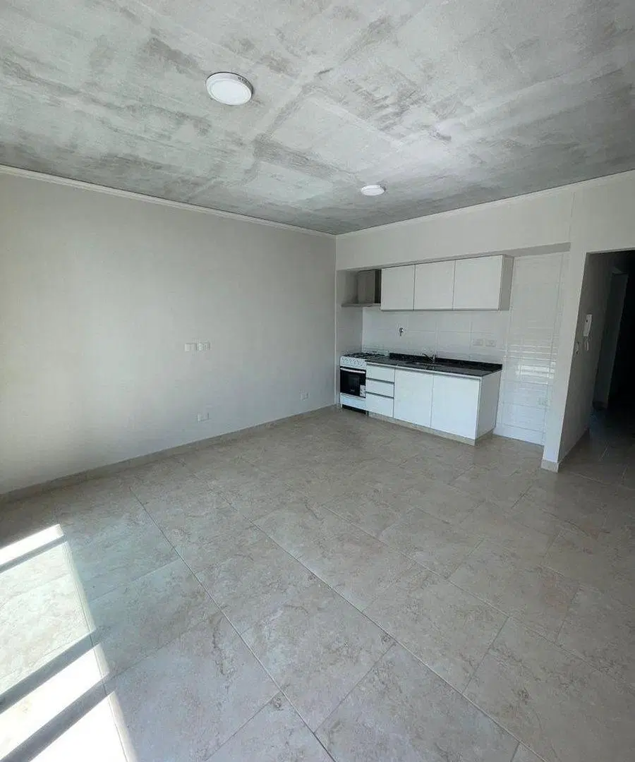 VENTA DEPTO 2 AMB C/BALCÓN -BAUL/COCH - MORENO 5