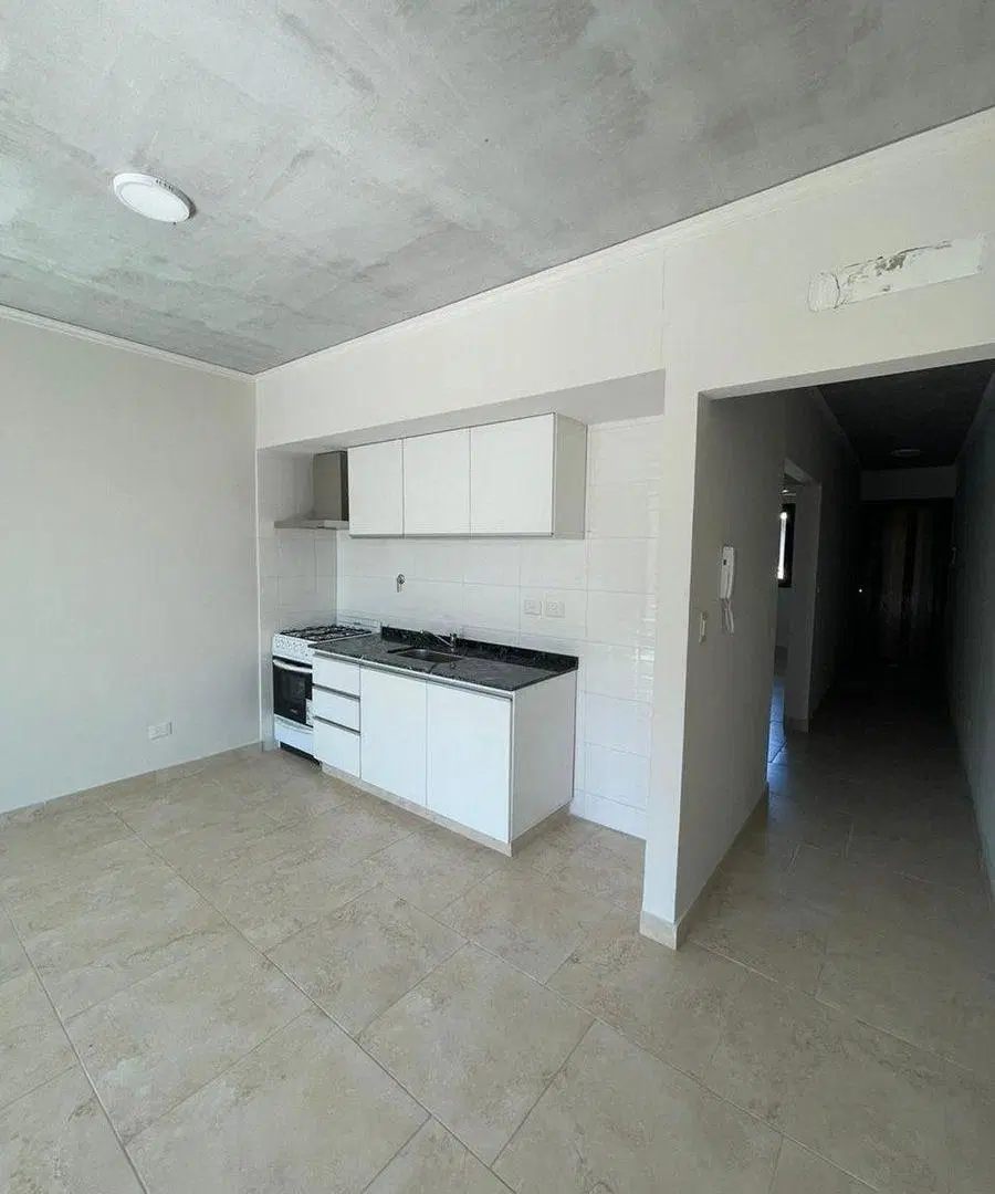 VENTA DEPTO 2 AMB C/BALCÓN -BAUL/COCH - MORENO 4