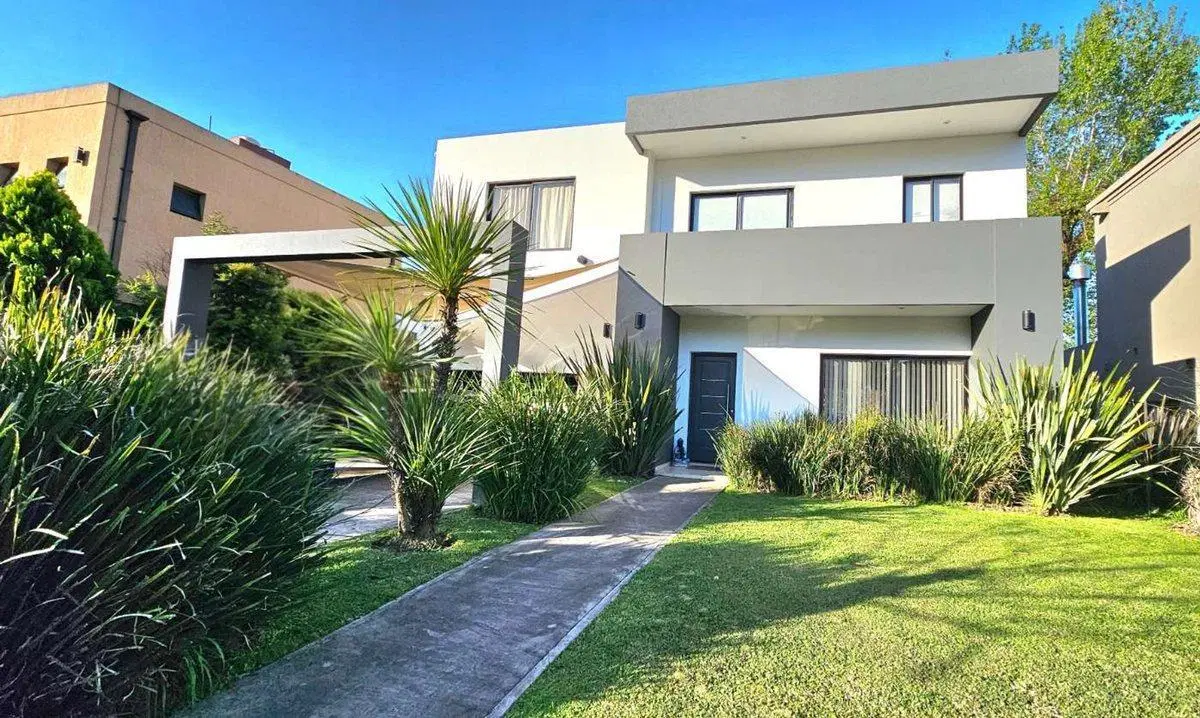 VENTA CASA 4 AMB PILETA AMOBLADA HARAS M. VICTORIA 4