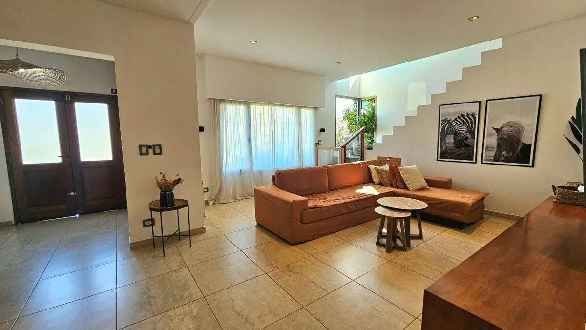 CASA 4 AMB + ESCRI HARAS MARIA VICTORIA MORENO 5