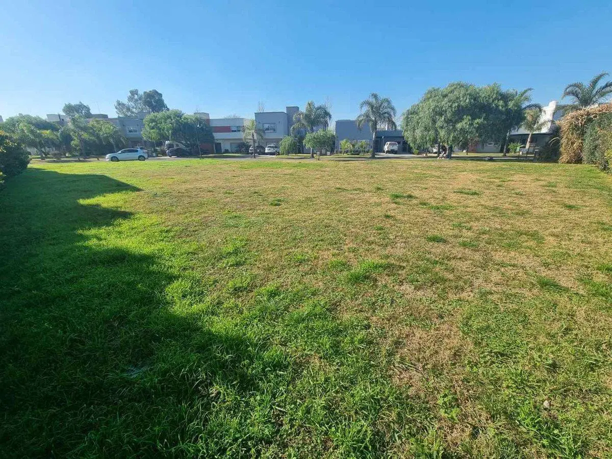 VENTA UNICO LOTE 811 M HARAS MARIA VICTORIA MORENO 5