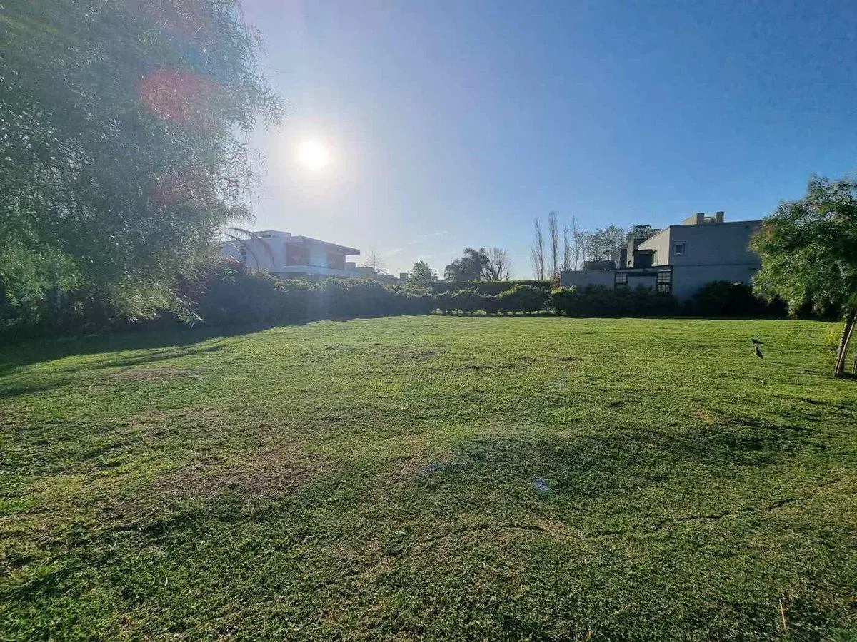 VENTA UNICO LOTE 811 M HARAS MARIA VICTORIA MORENO 8