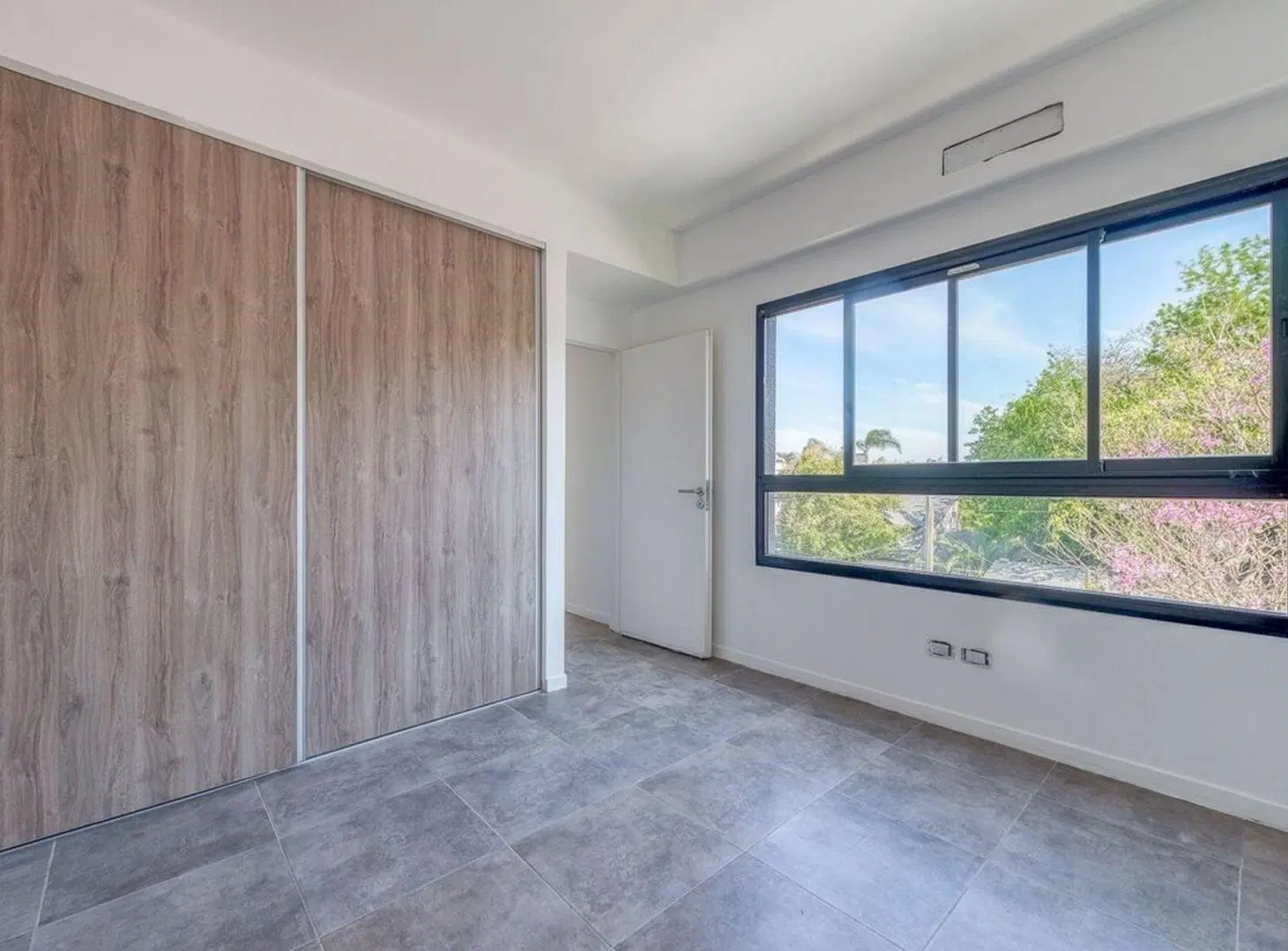 VENTA DEPTO 2 AMB. CON TERRAZA  Y COCHERA - ITUZA 4