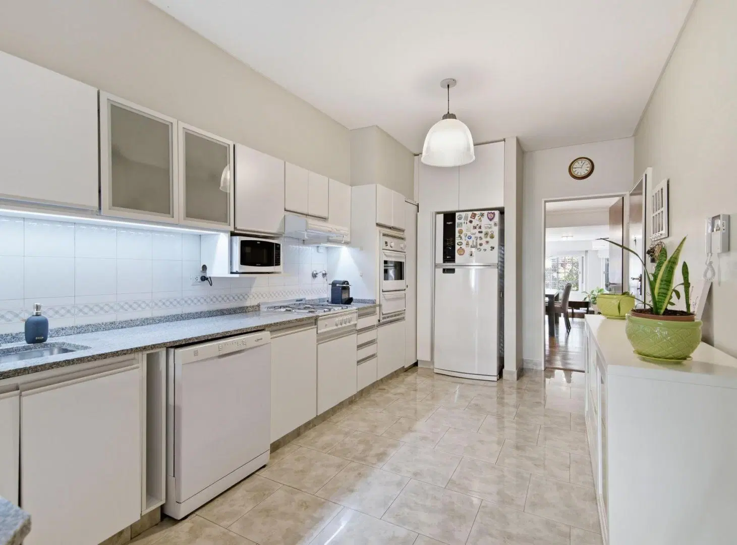 VENTA DEPTO PISO DOBLE COCHERA Y PATIO CABALLITO 8