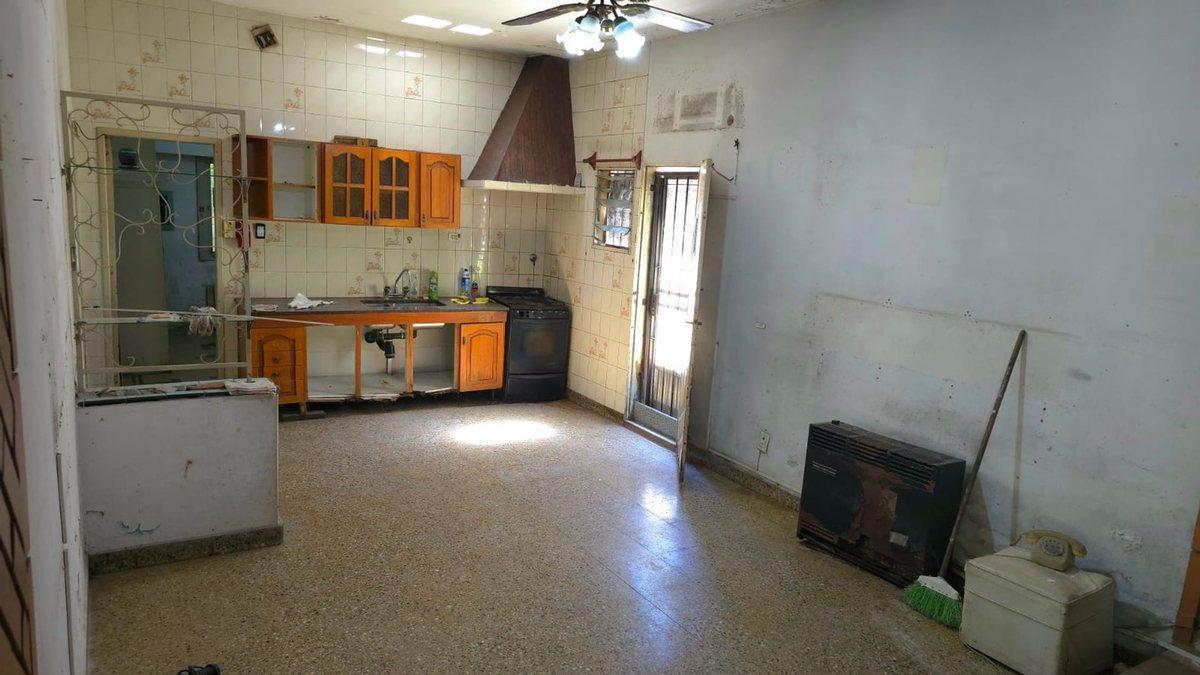 Foto de VENTA- CASA 3AMB. C/COCHERA +DEPTO 3AMB.- R. MEJÍA, imagen 5