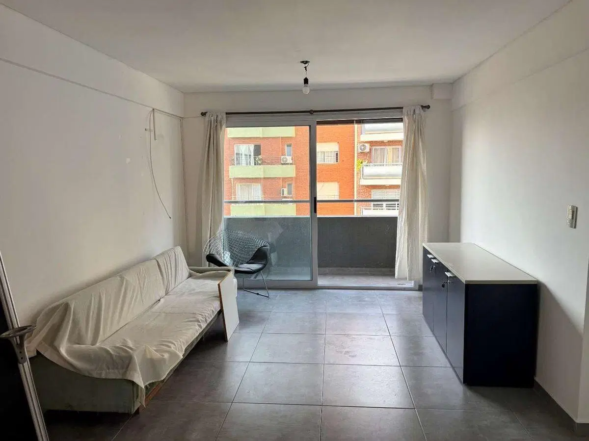 VENTA DPTO CASTELAR COCHERA BALCON TERRAZA PROPIA 3