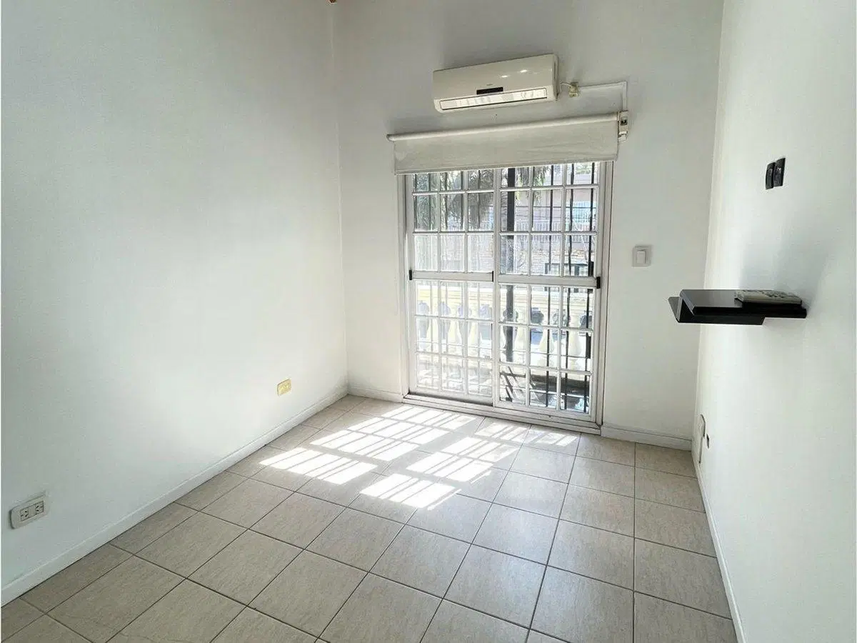 VENTA DUPLEX 4 AMB C/ COCHERA Y PATIO V. LUZURIAGA 8