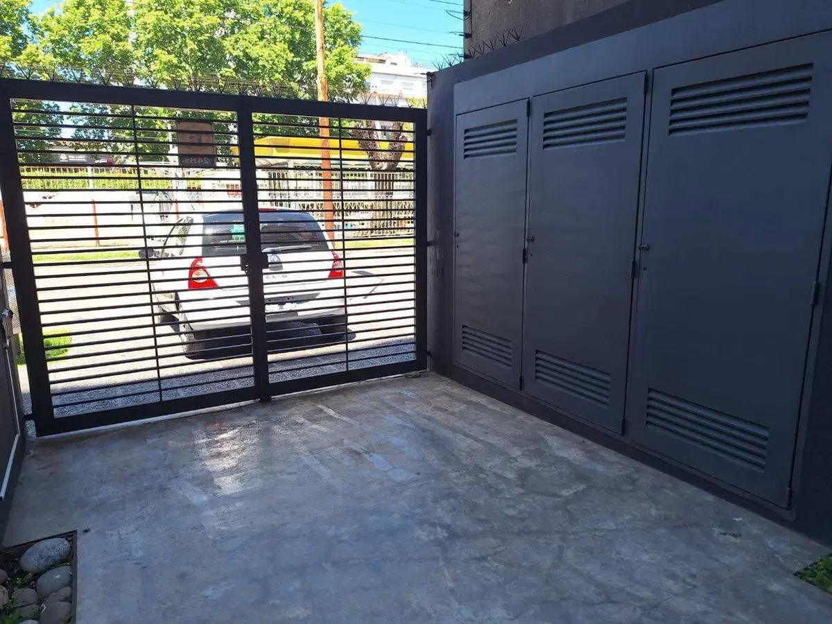VENTA DEPTO LOCAL PH CON COCHERA HAEDO NORTE 2