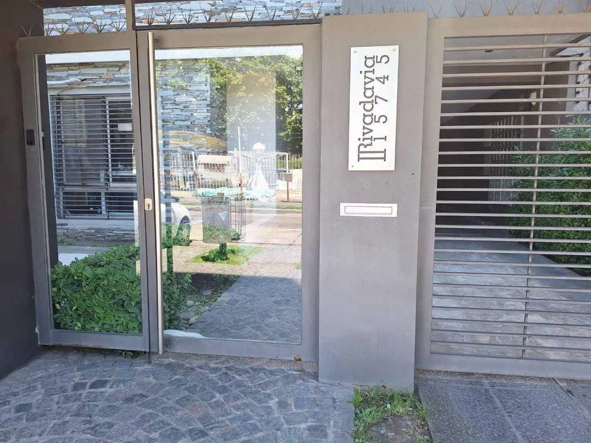 VENTA DEPTO LOCAL PH CON COCHERA HAEDO NORTE 4
