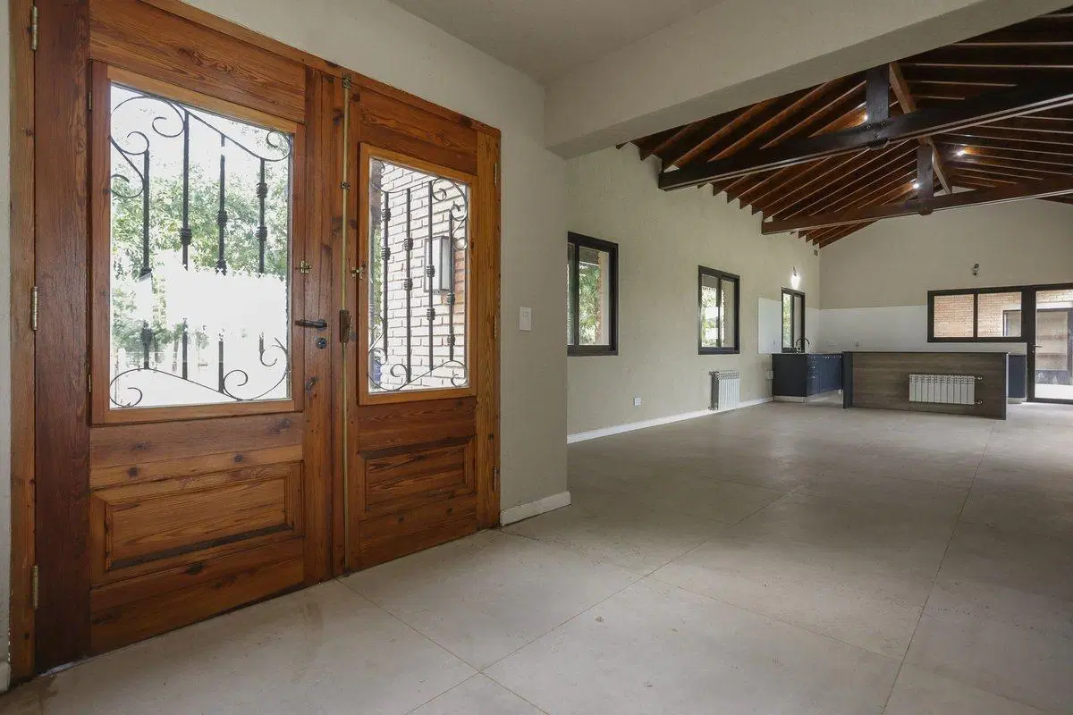 CASA ESTRENAR SANTA CATALINA LUJAN PERMUTA PILETA 4