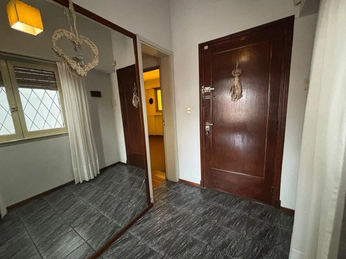 Venta casa con jardin y quincho Palomar 5